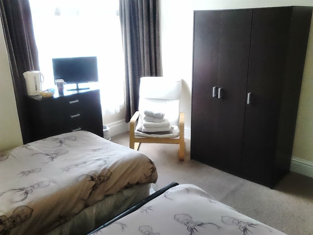 The Rose & Crown Hotel Bulford Ngoại thất bức ảnh